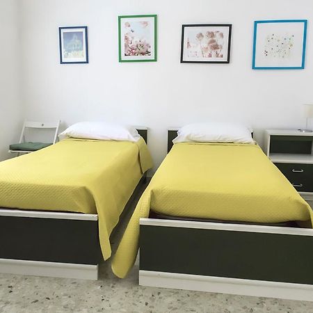 N050 - Numana, Trilocale In Centro Con Portico E Posto Auto Apartment Екстериор снимка