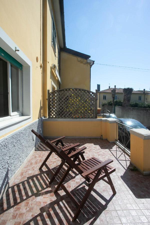 N050 - Numana, Trilocale In Centro Con Portico E Posto Auto Apartment Екстериор снимка