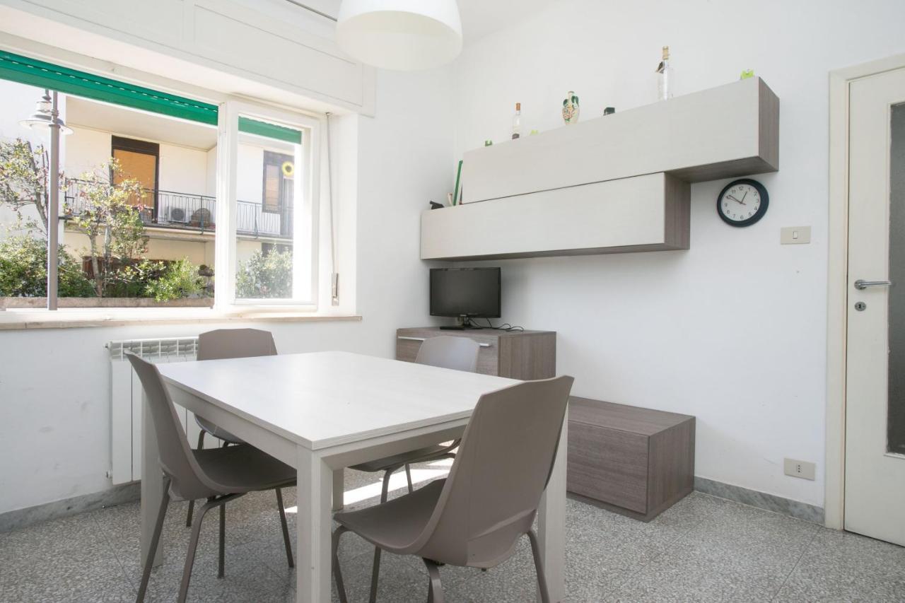 N050 - Numana, Trilocale In Centro Con Portico E Posto Auto Apartment Екстериор снимка