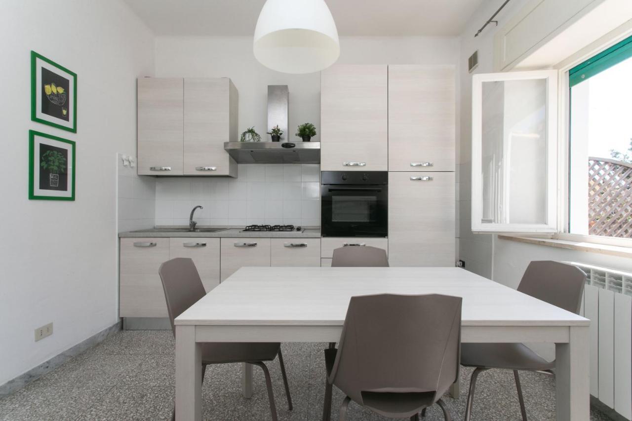 N050 - Numana, Trilocale In Centro Con Portico E Posto Auto Apartment Екстериор снимка