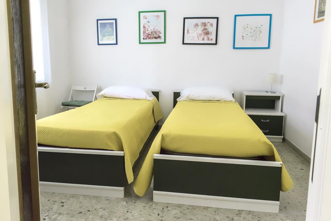 N050 - Numana, Trilocale In Centro Con Portico E Posto Auto Apartment Екстериор снимка