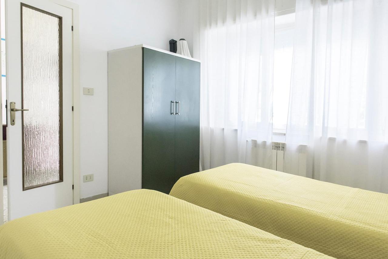 N050 - Numana, Trilocale In Centro Con Portico E Posto Auto Apartment Екстериор снимка